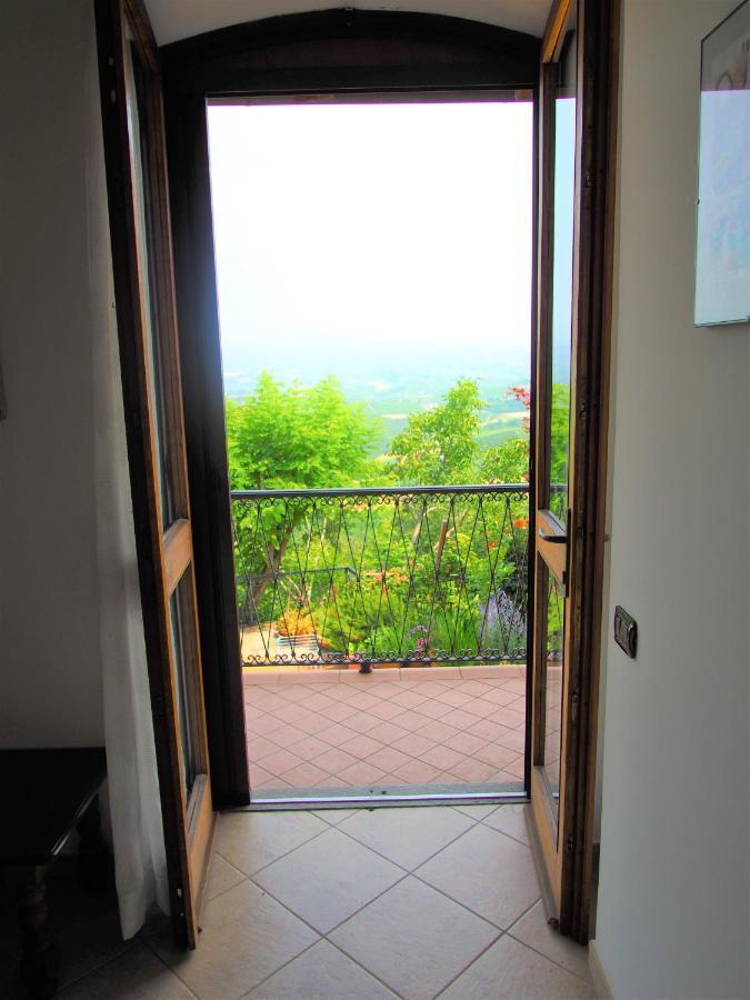 La Vigna Del Parroco Apartment Verduno Luaran gambar