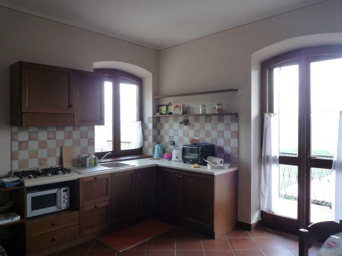 La Vigna Del Parroco Apartment Verduno Luaran gambar