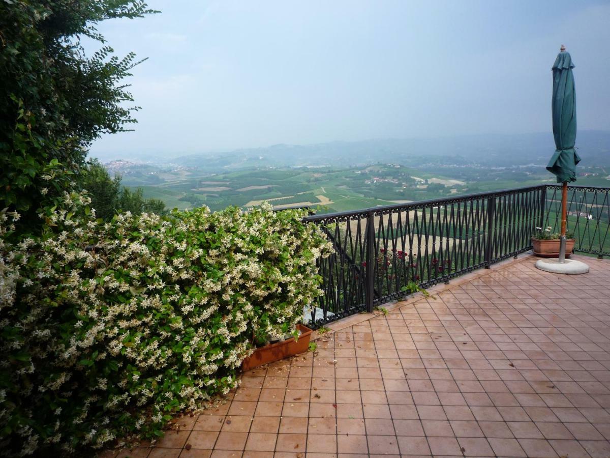 La Vigna Del Parroco Apartment Verduno Luaran gambar